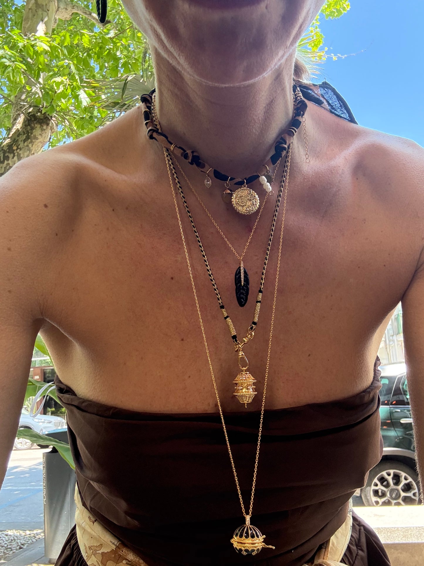 Collier-Black PLUME