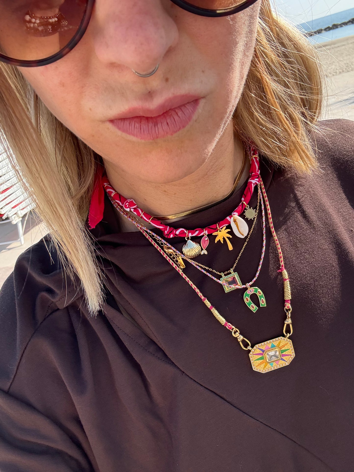 Collier-Green Mini Horseshoe