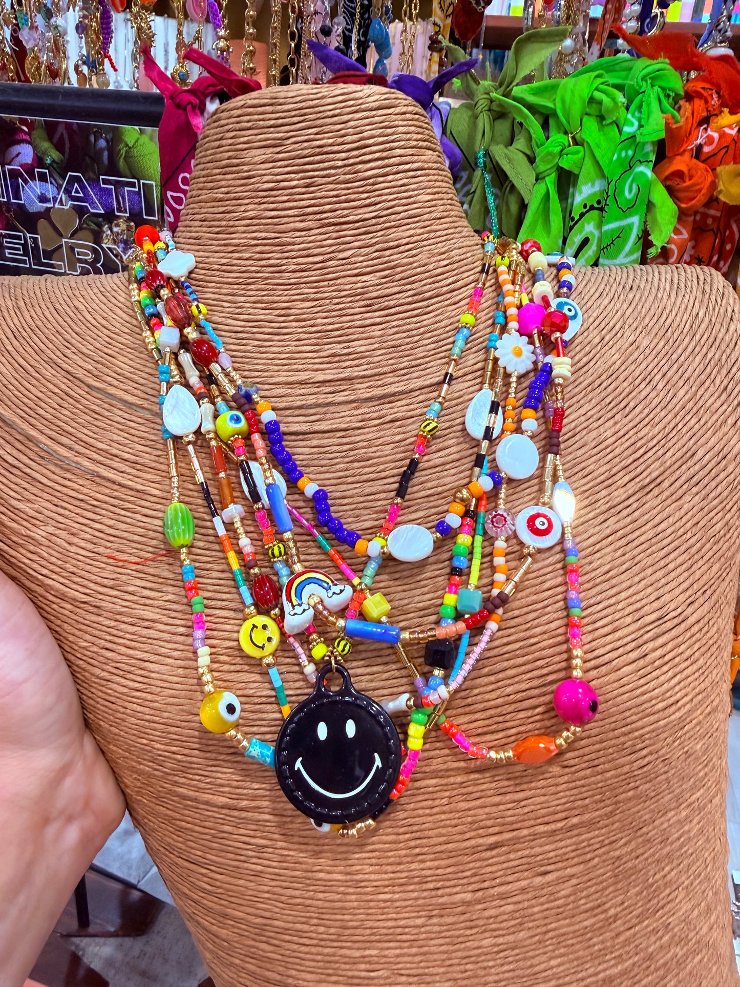 Collana con faccina sorridente