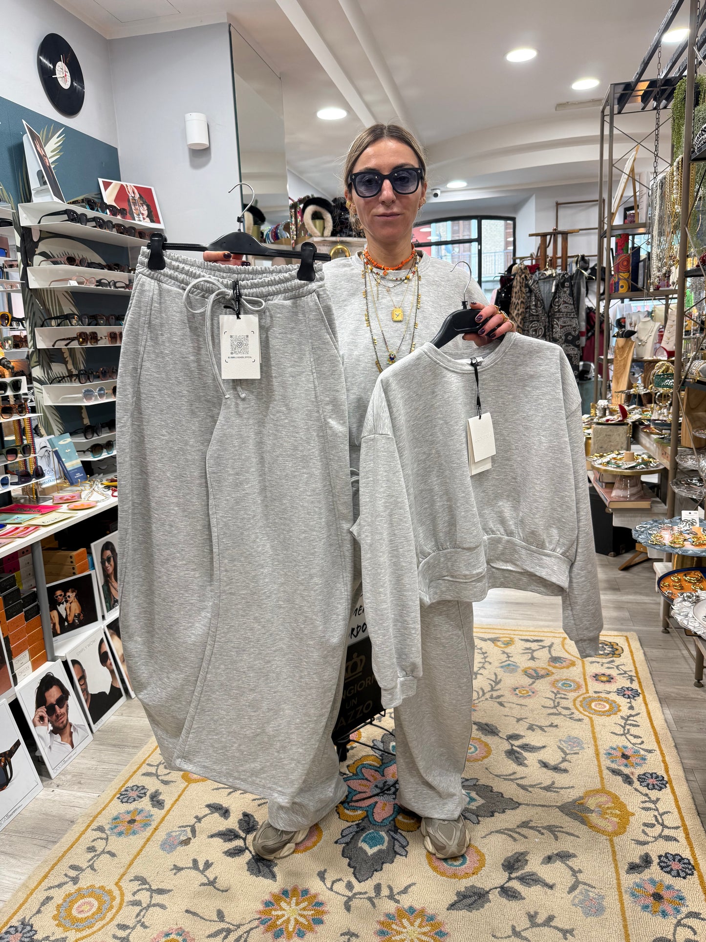 PANTALONI LARGHI CON ELASTICO IN VITA