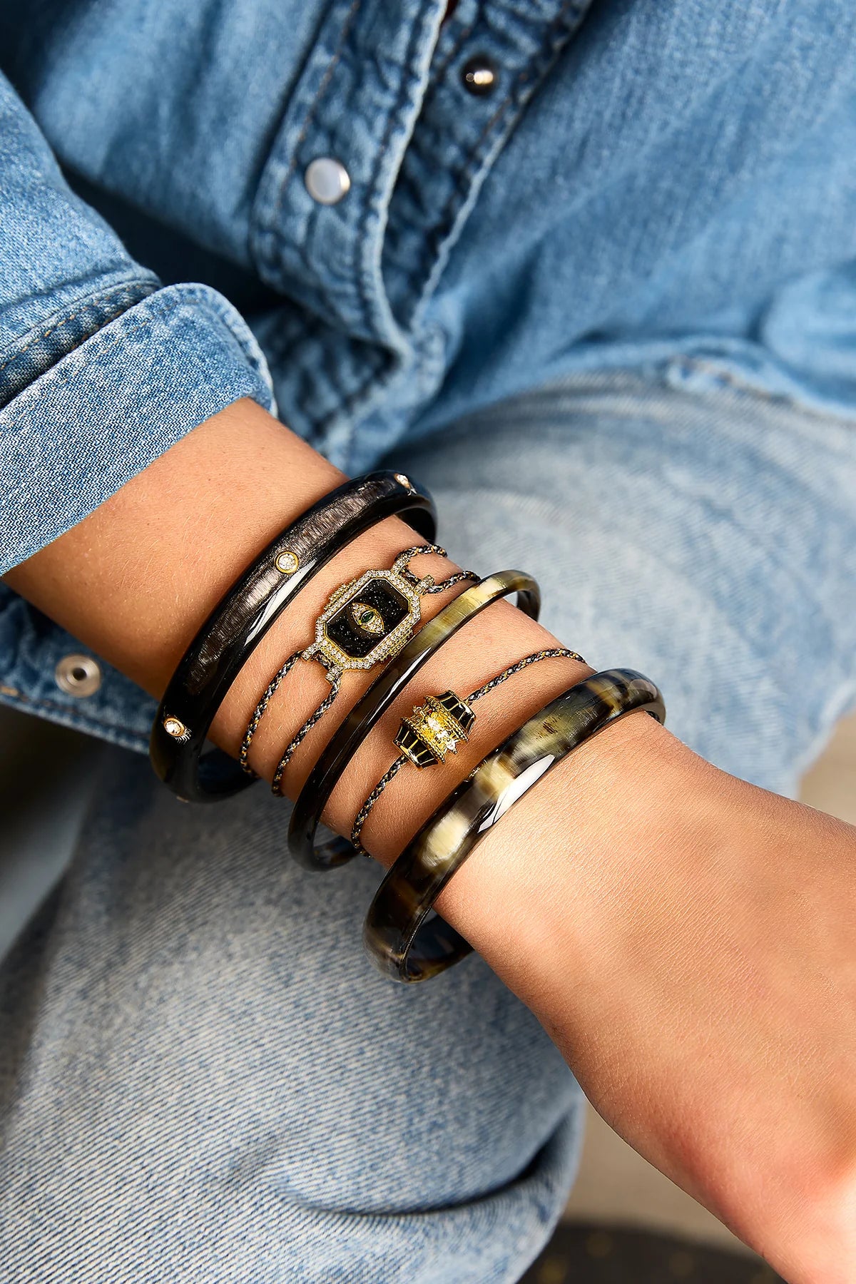 BRACELET - BLACK LUPITA