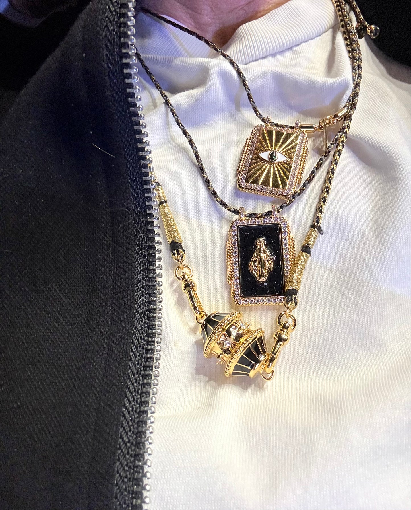 NECKLACE - BLACK TALISMAN