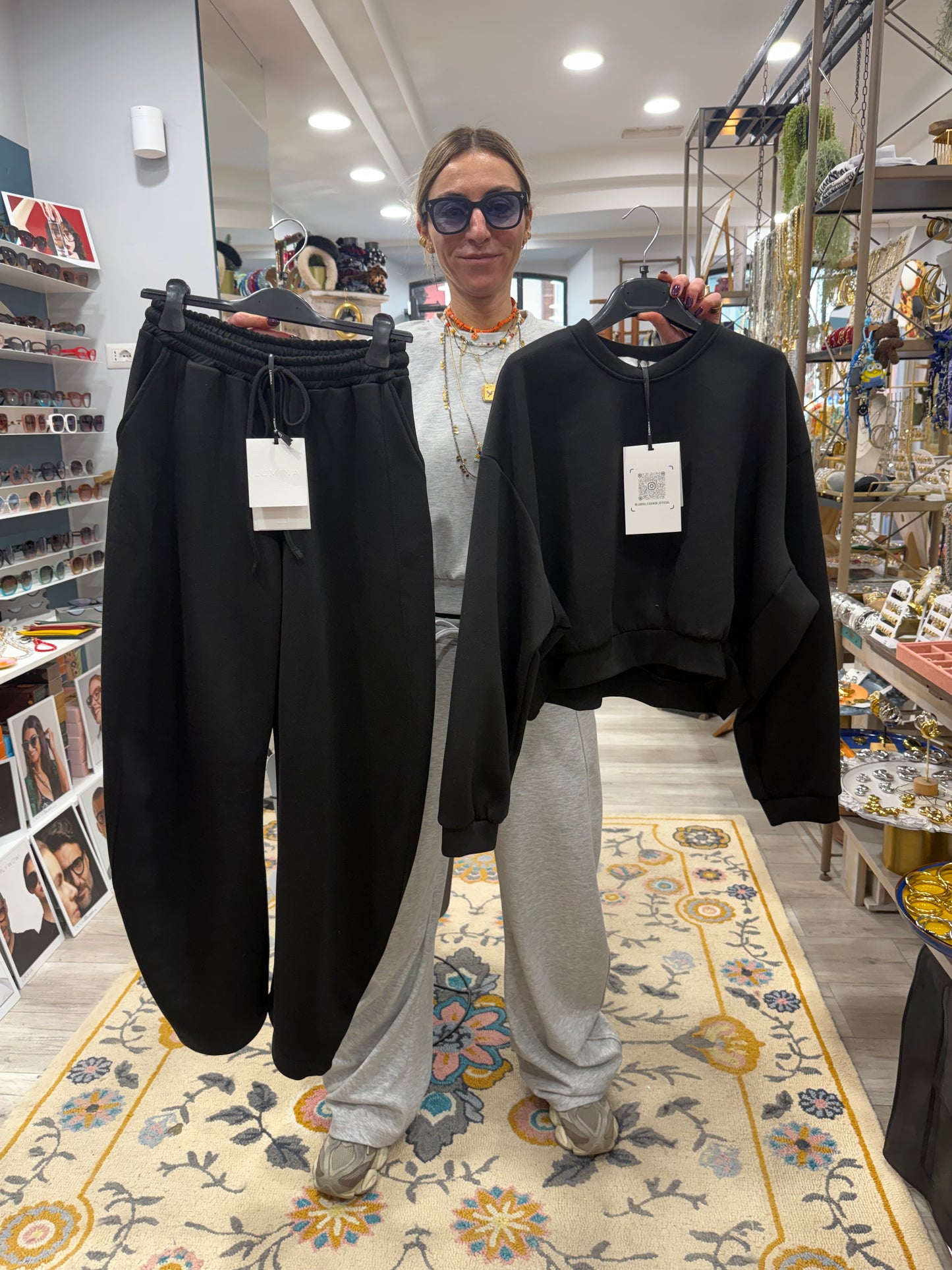 PANTALONI LARGHI CON ELASTICO IN VITA