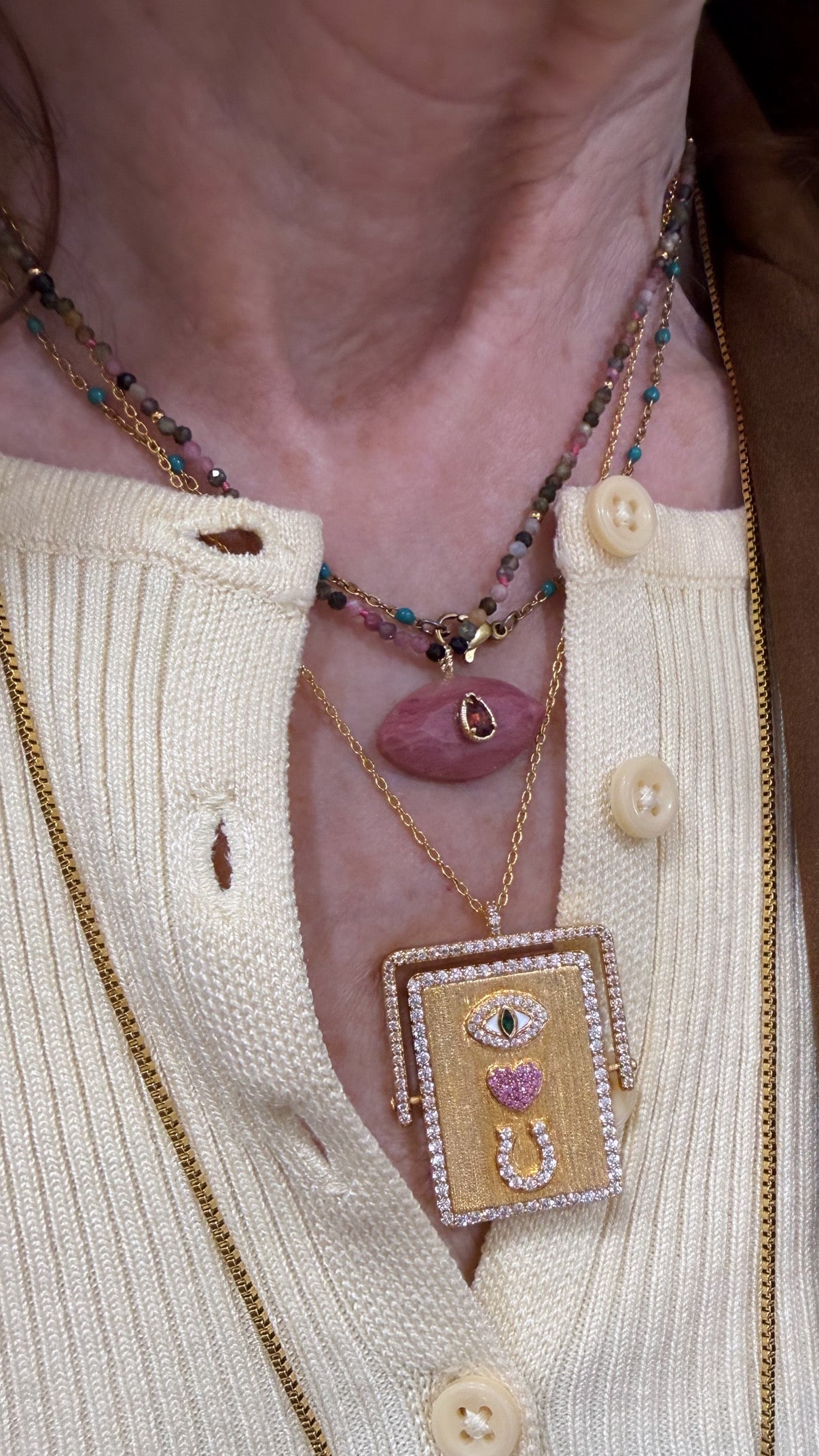 Collana pietra forma occhio