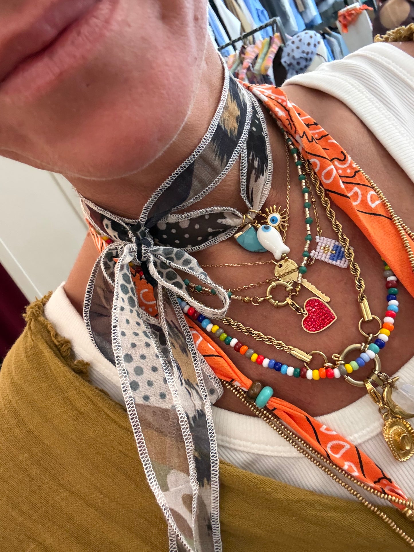 Collana perline colorate e gancio