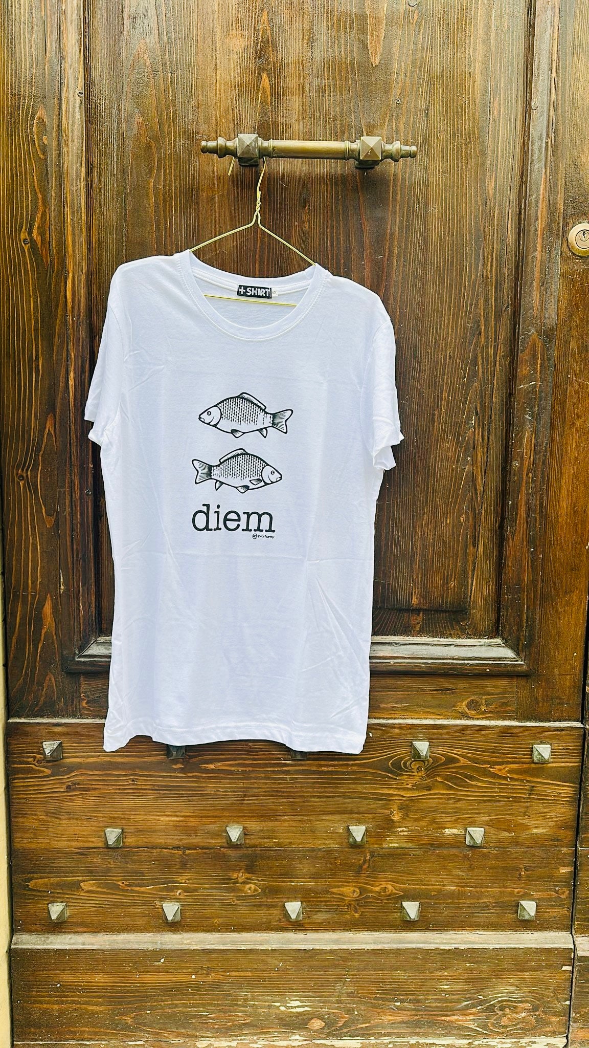T-SHIRT