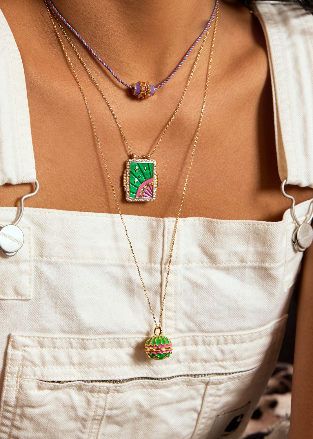 Collier-green fucsia Protection