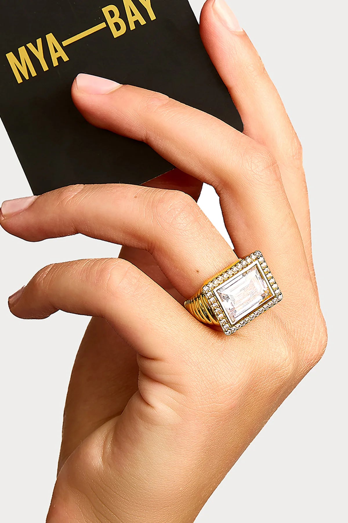 RING - WHITE STONE SOFIA