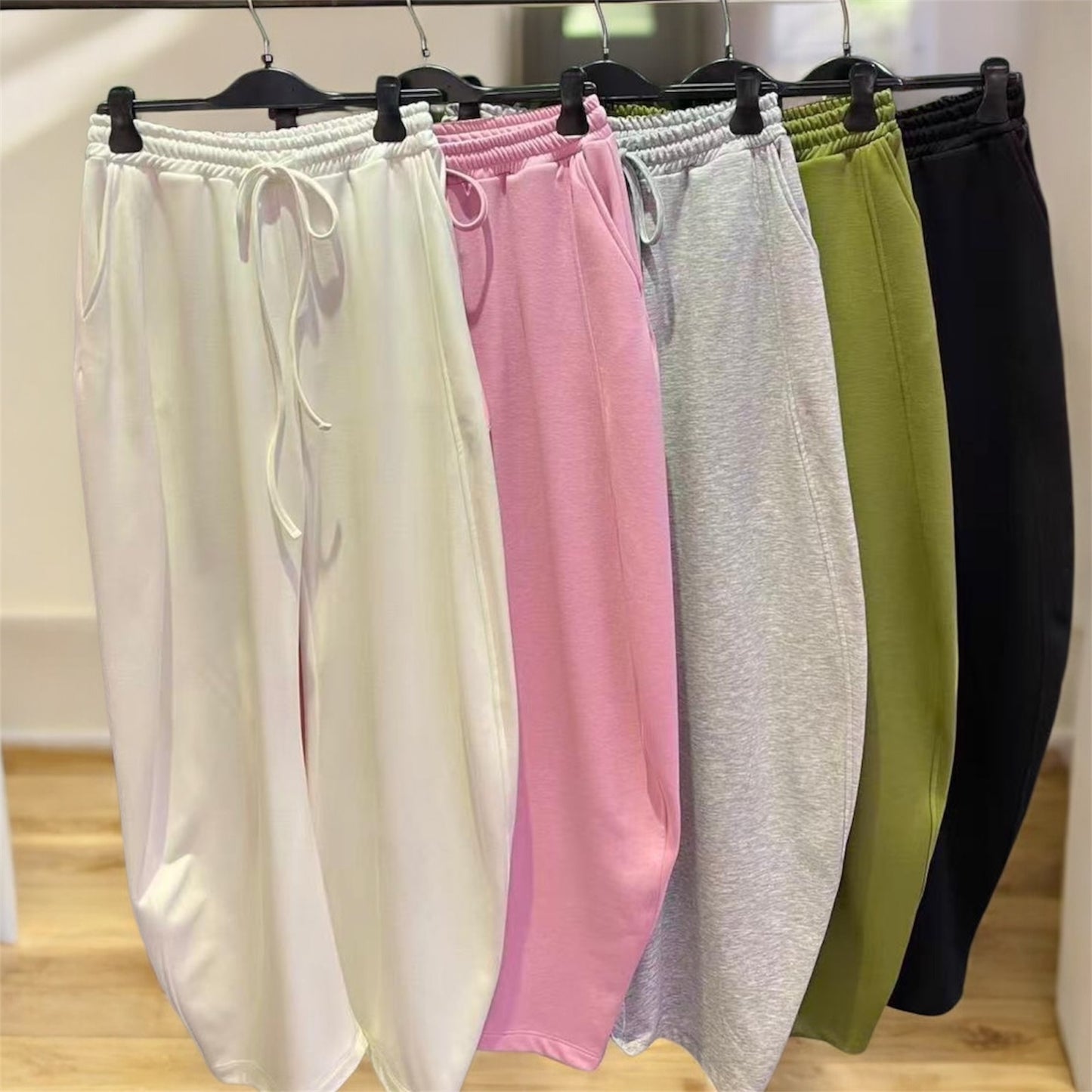 PANTALONI LARGHI CON ELASTICO IN VITA
