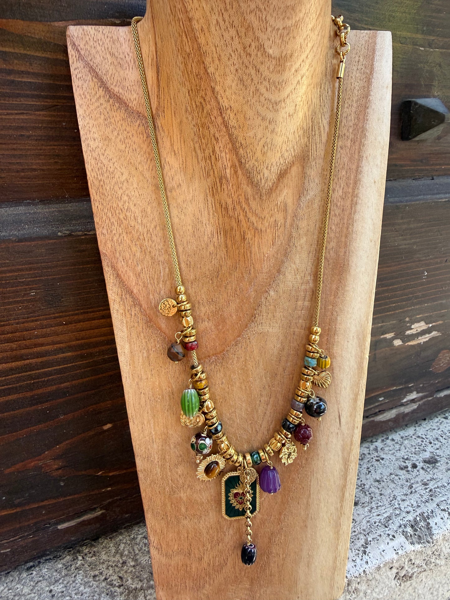 Collana 1 cuore sacro e pietre