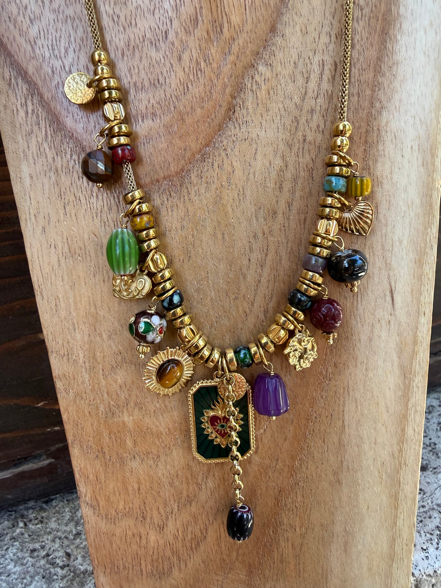 Collana 1 cuore sacro e pietre